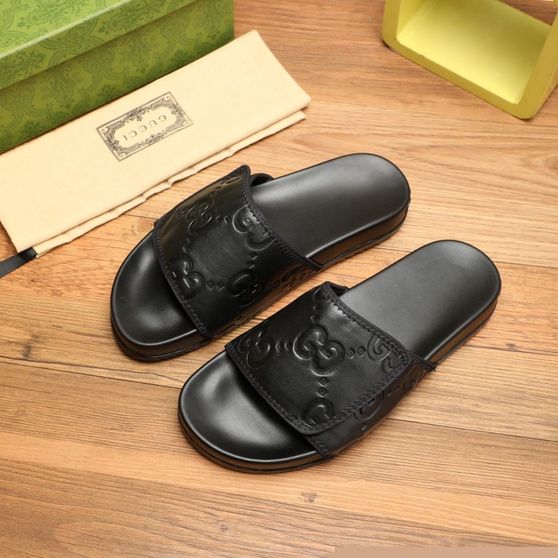 G*u*i slippers